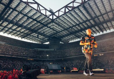 San Siro canta a squarciagola con Max Pezzali, una notte magica a Milano San Siro canta a squarciagola con Max Pezzali, una notte magica a Milano
